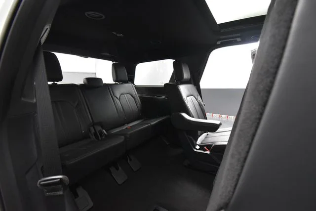 Used 2024 White Ford Platinum image 38