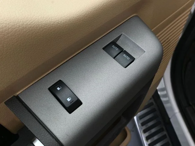 Used 2015 White Ford Lariat image 20