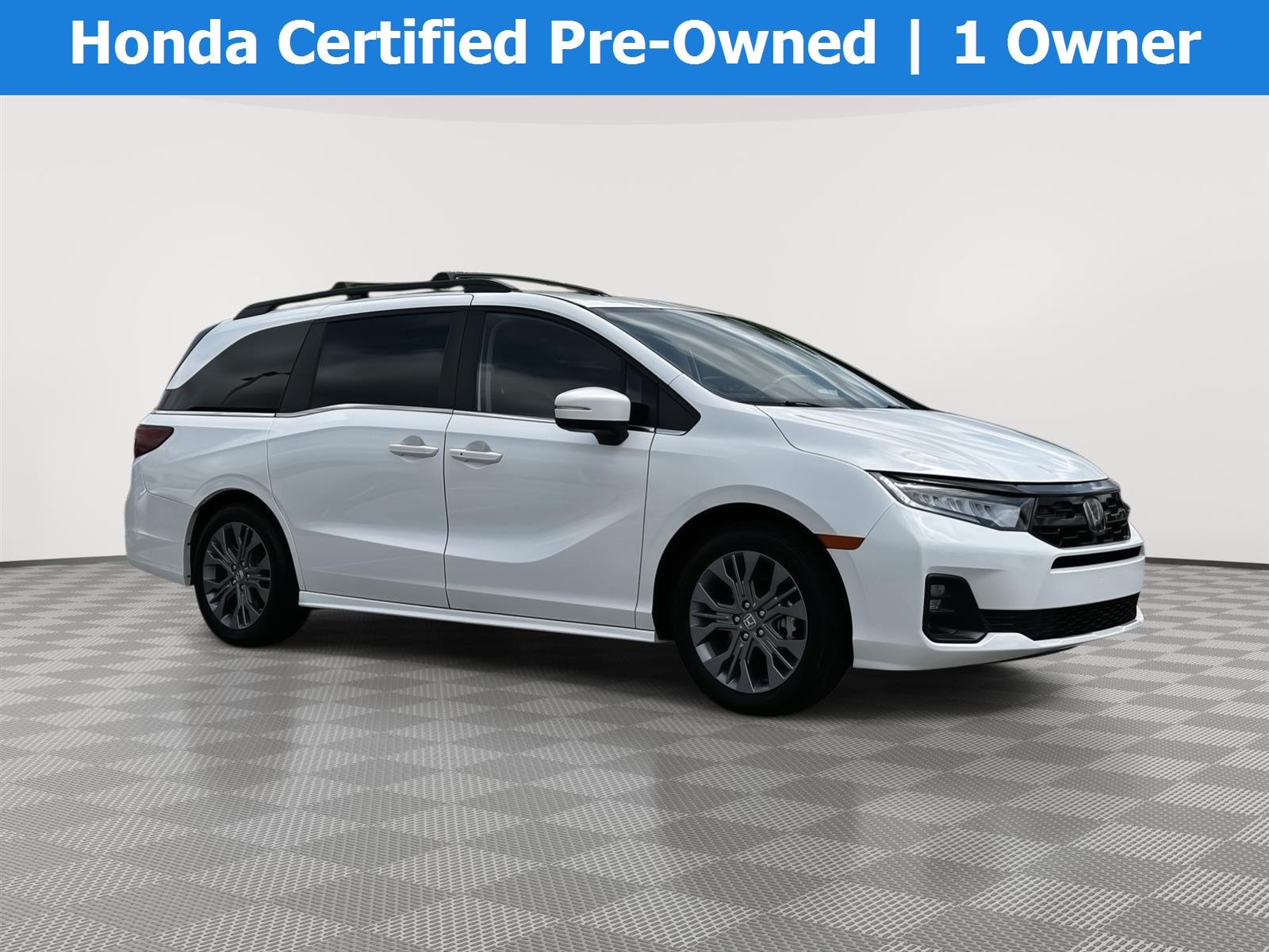 2025 Honda Odyssey Touring's photo
