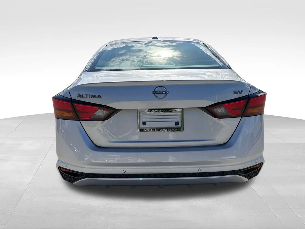 2024 Nissan Altima SV - Photo 6