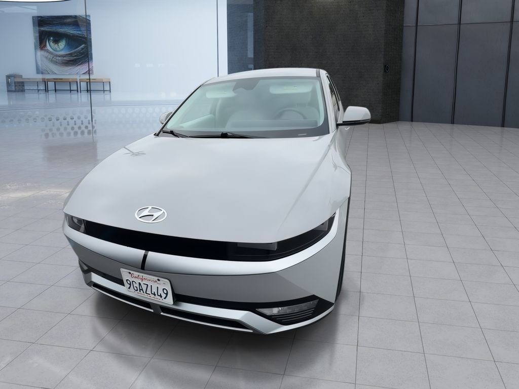 Used 2023 Gray Hyundai SEL image 3