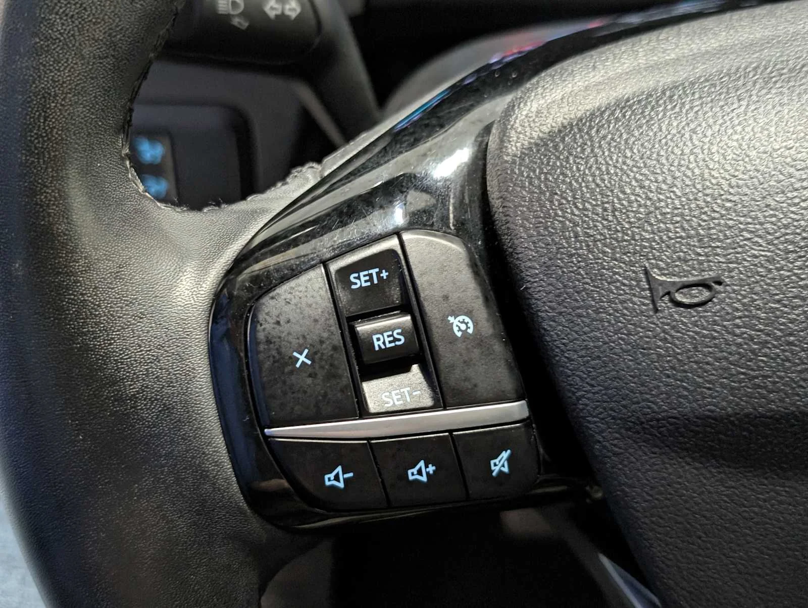 Used 2022 Carbonized Gray Metallic Ford SE image 34