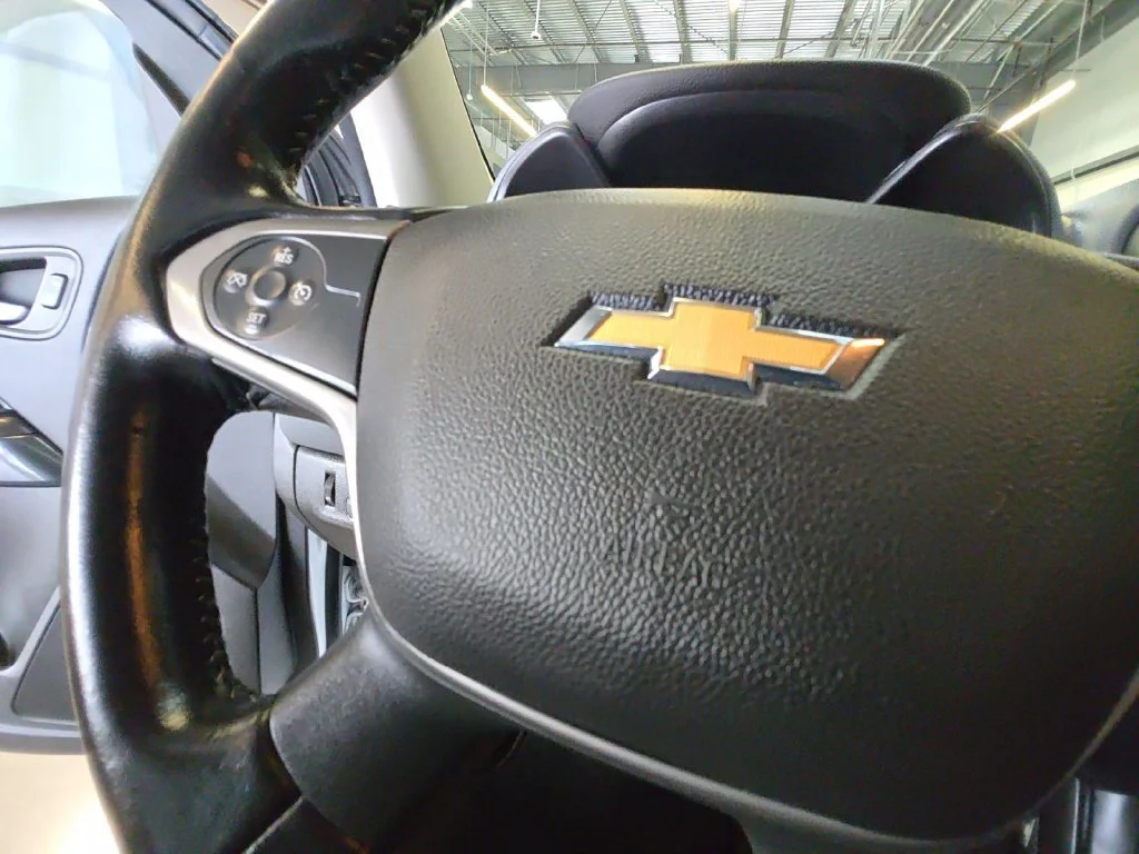 Used 2018 SUMMIT WHITE Chevrolet 4WD Z71 image 26