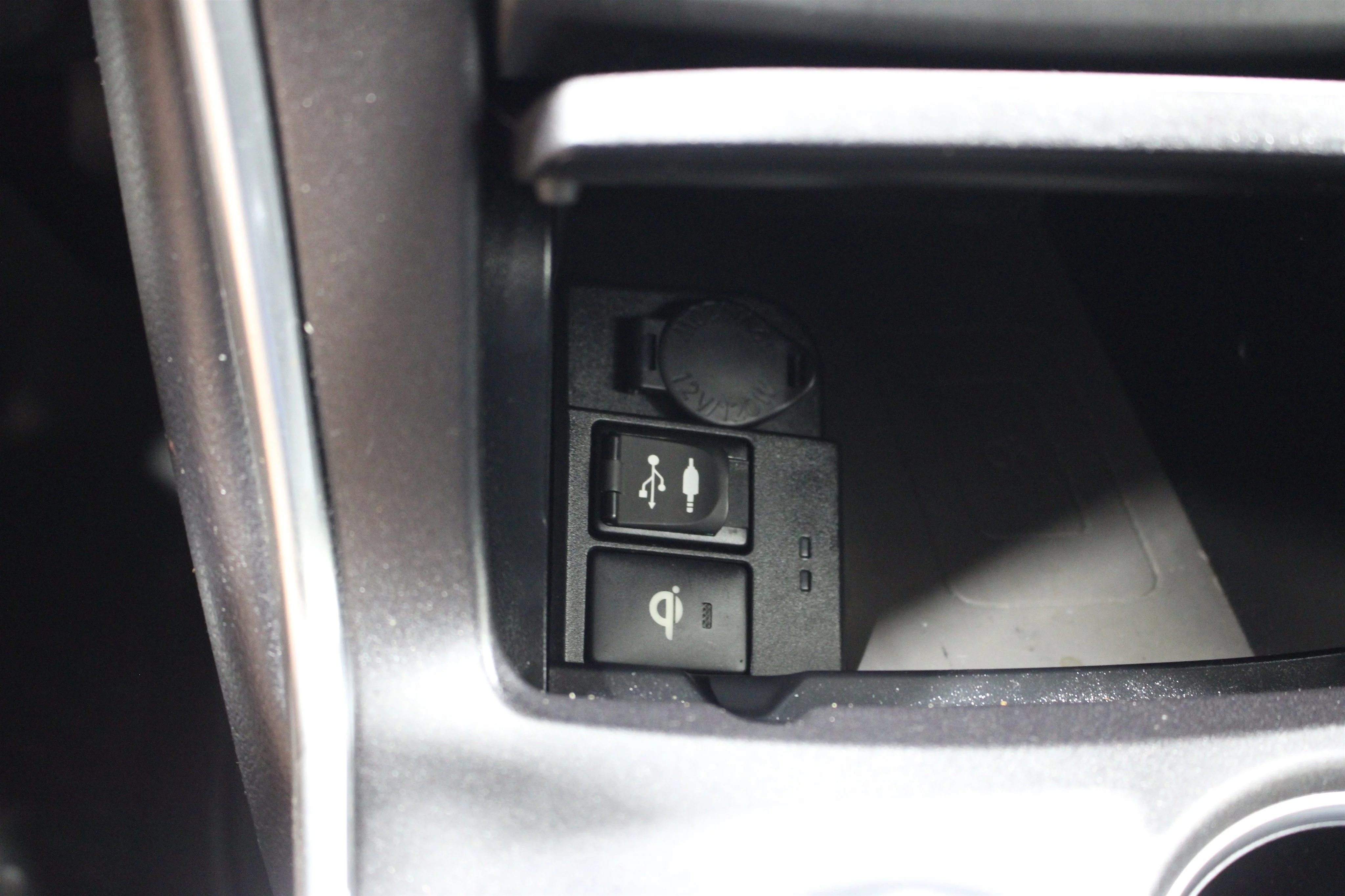 2017 Toyota Camry XSE - Photo 17