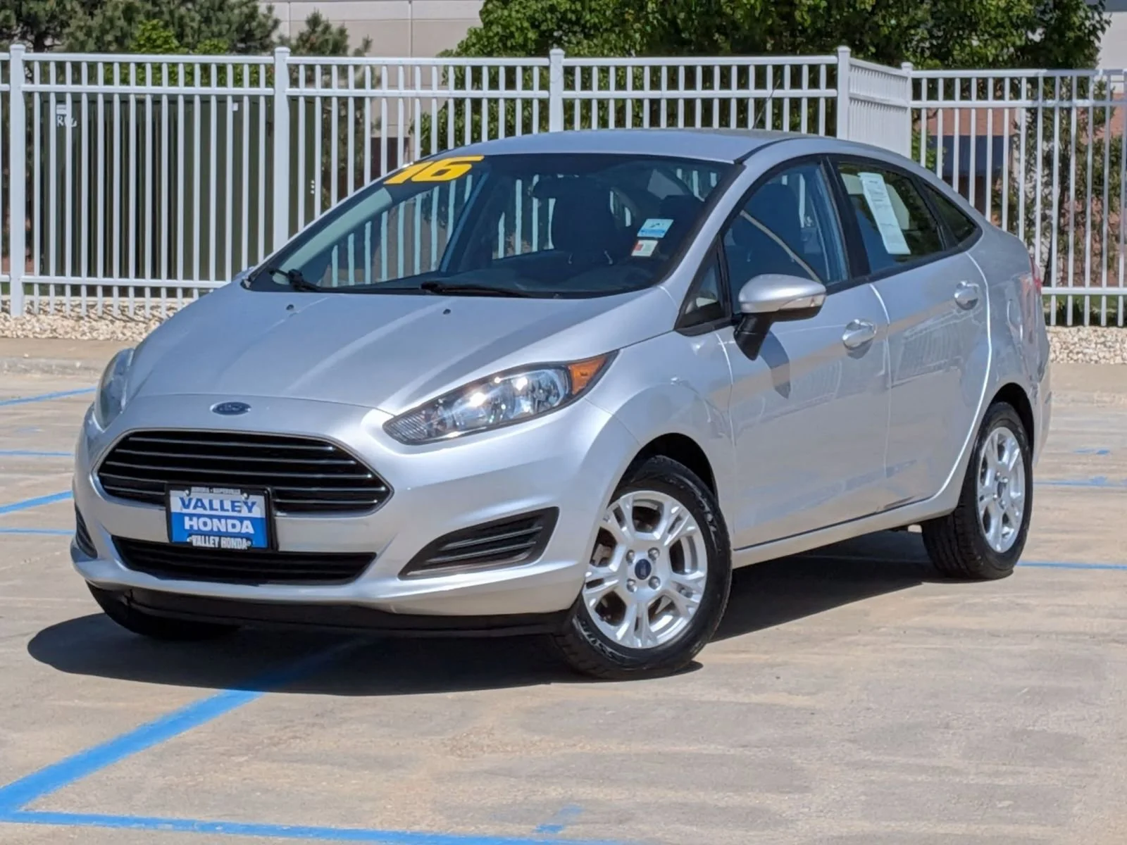 Used 2016 Ford Fiesta SE with VIN 3FADP4BJ9GM148963 for sale in Aurora, IL