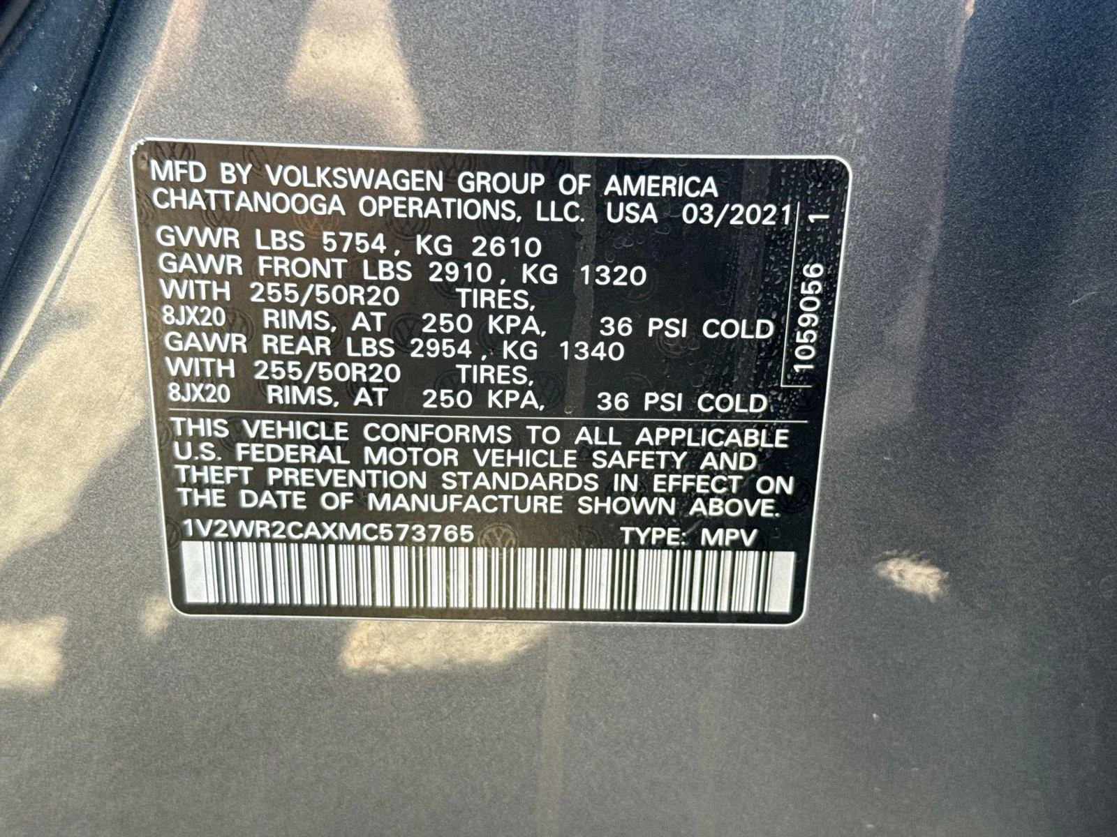 Used 2021 Platinum Gray Metallic Volkswagen 3.6L V6 SE w/Technology image 27