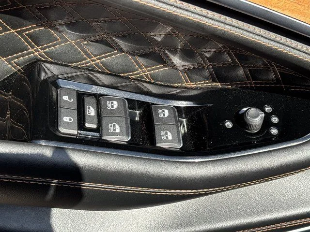 Used 2023 Black Jeep Summit image 23