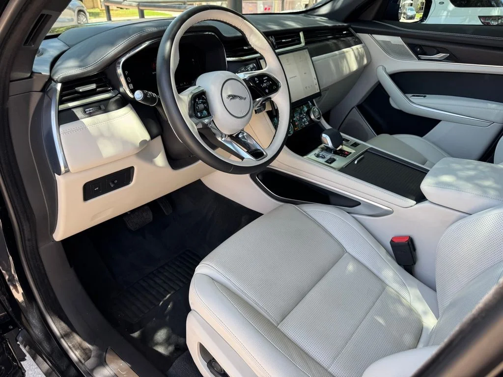 Used 2026 Santorini Black Metallic Jaguar P250 R-Dynamic S image 12