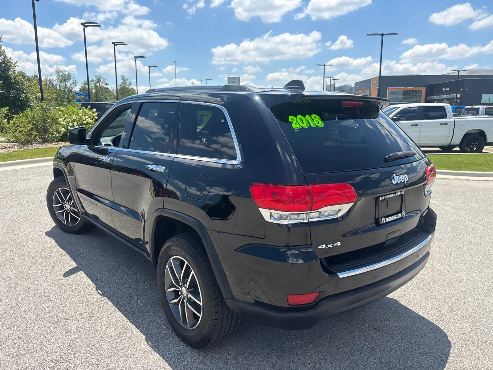 Used 2018 Diamond Black Crystal Pearlcoat Jeep Limited image 8