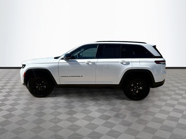 New 2026 White Jeep Altitude image 4