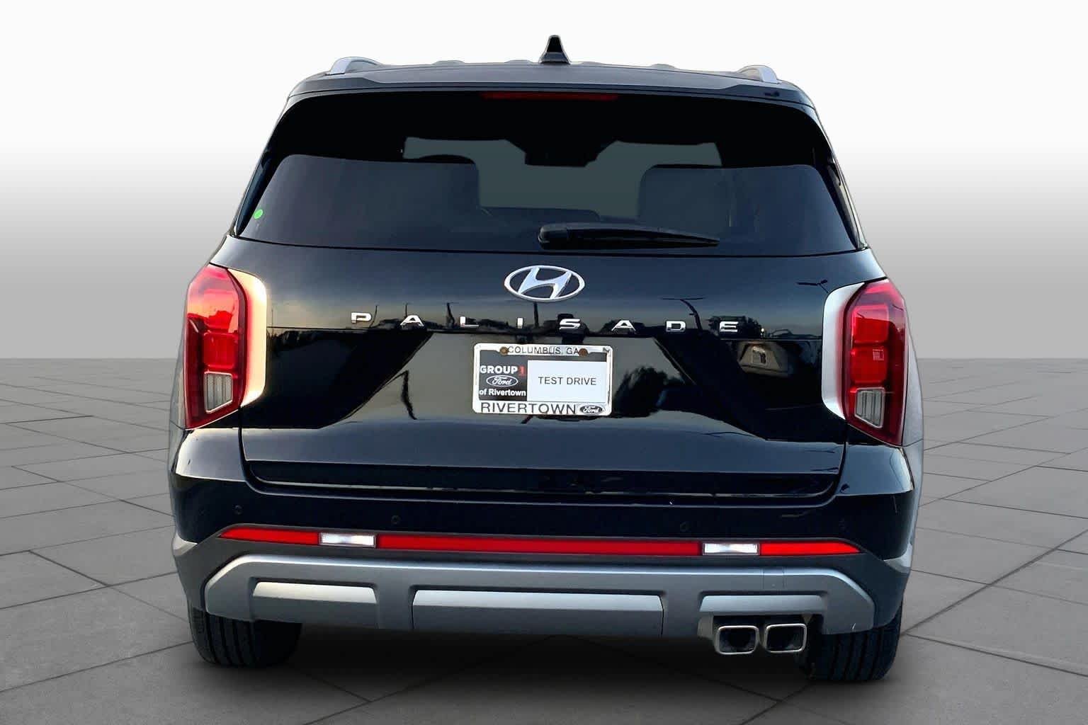 Used 2025 Abyss Black Pearl Hyundai SEL image 5