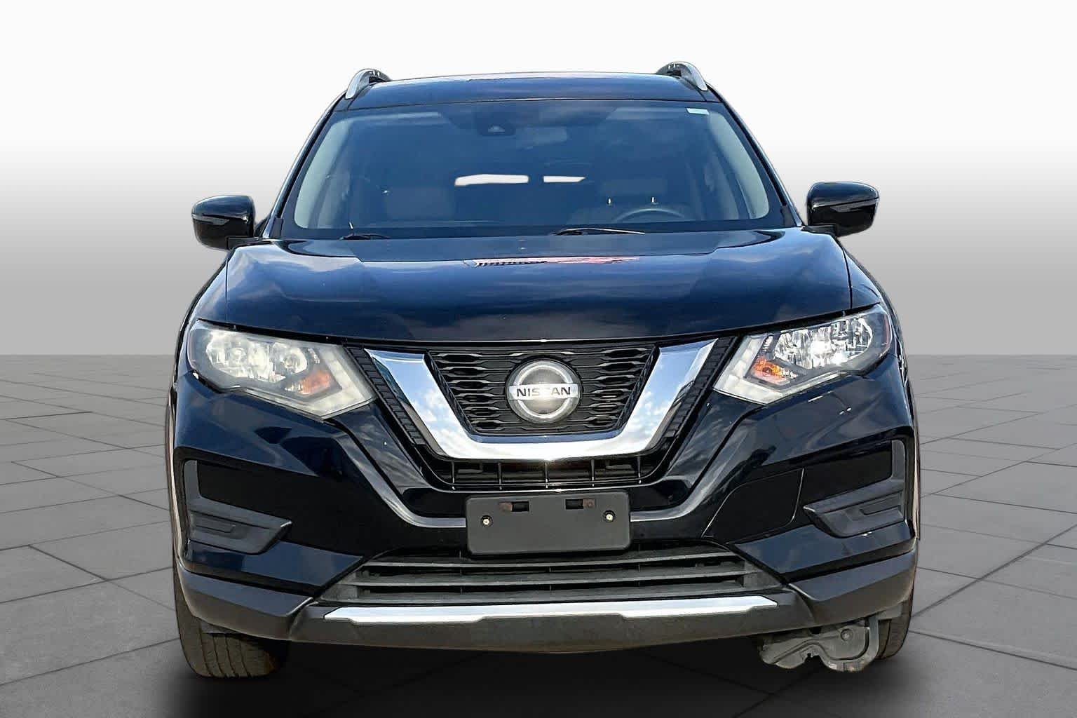 Used 2019 Magnetic Black Pearl Nissan S image 4