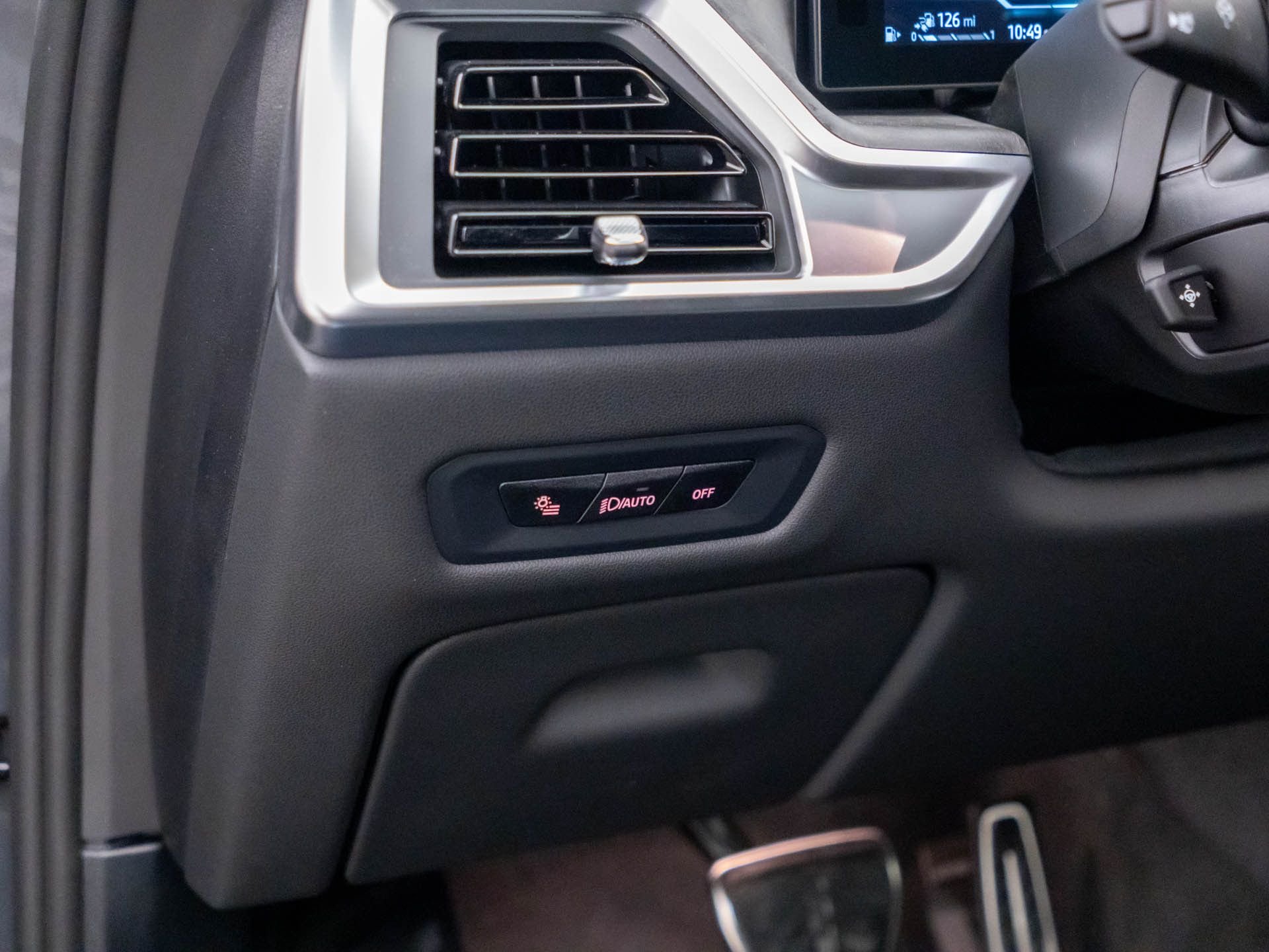 New 2026 Dravit Grey Metallic BMW xDrive50e image 21