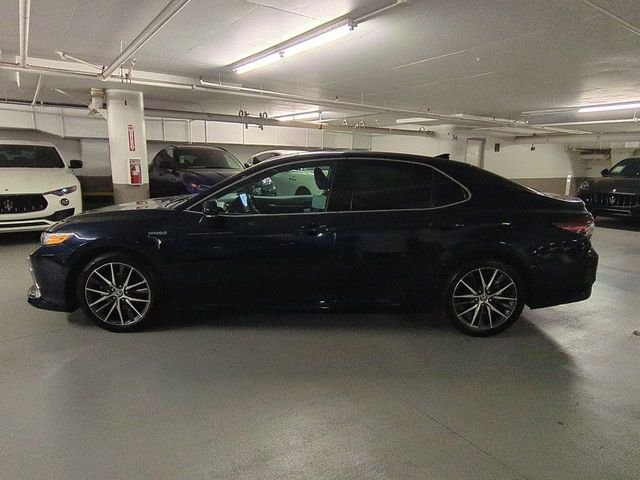 Used 2021 Midnight Black Metallic Toyota XLE image 4