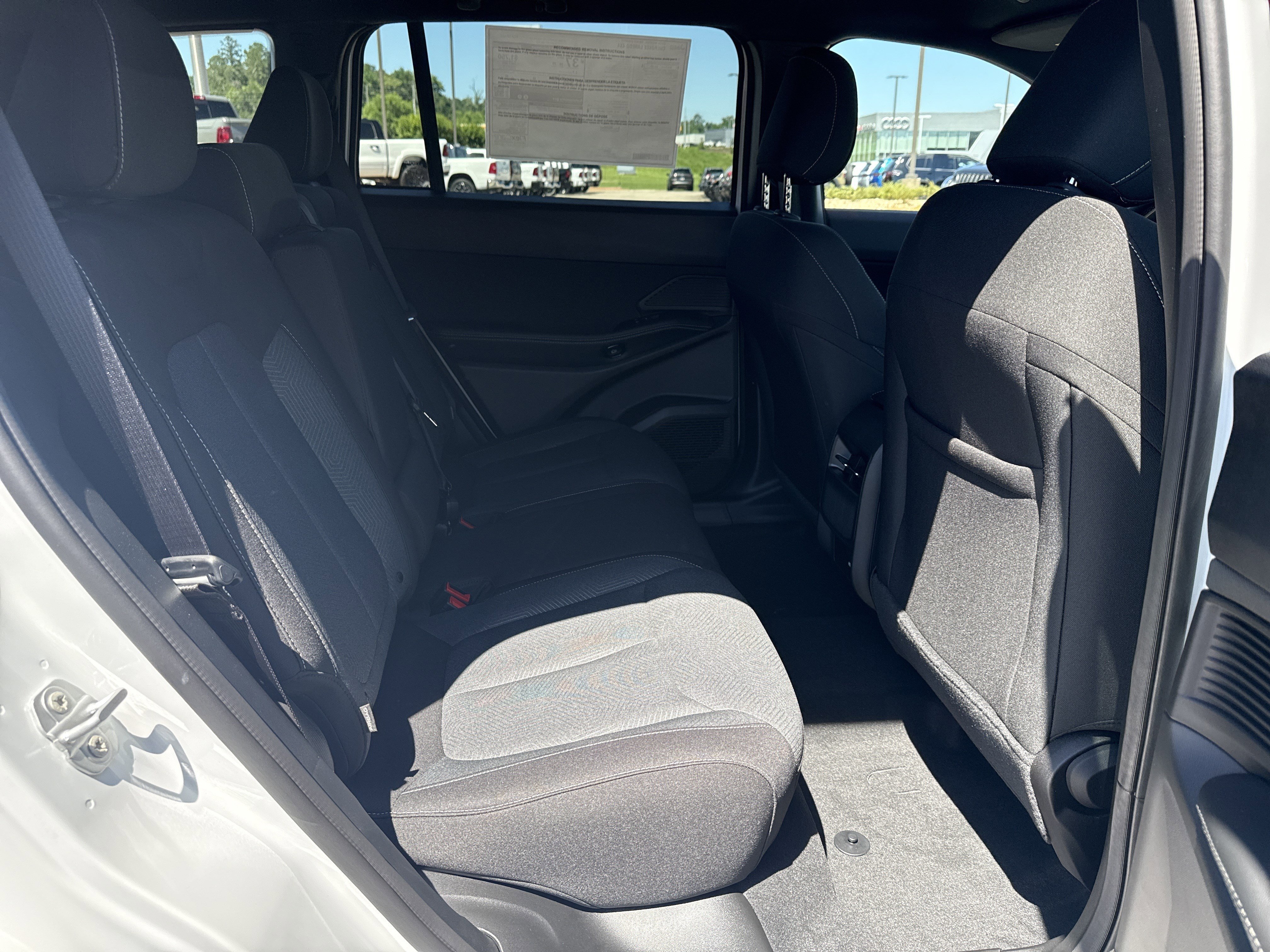 New 2026 Bright White Clear-Coat Exterior Paint Jeep Laredo image 16