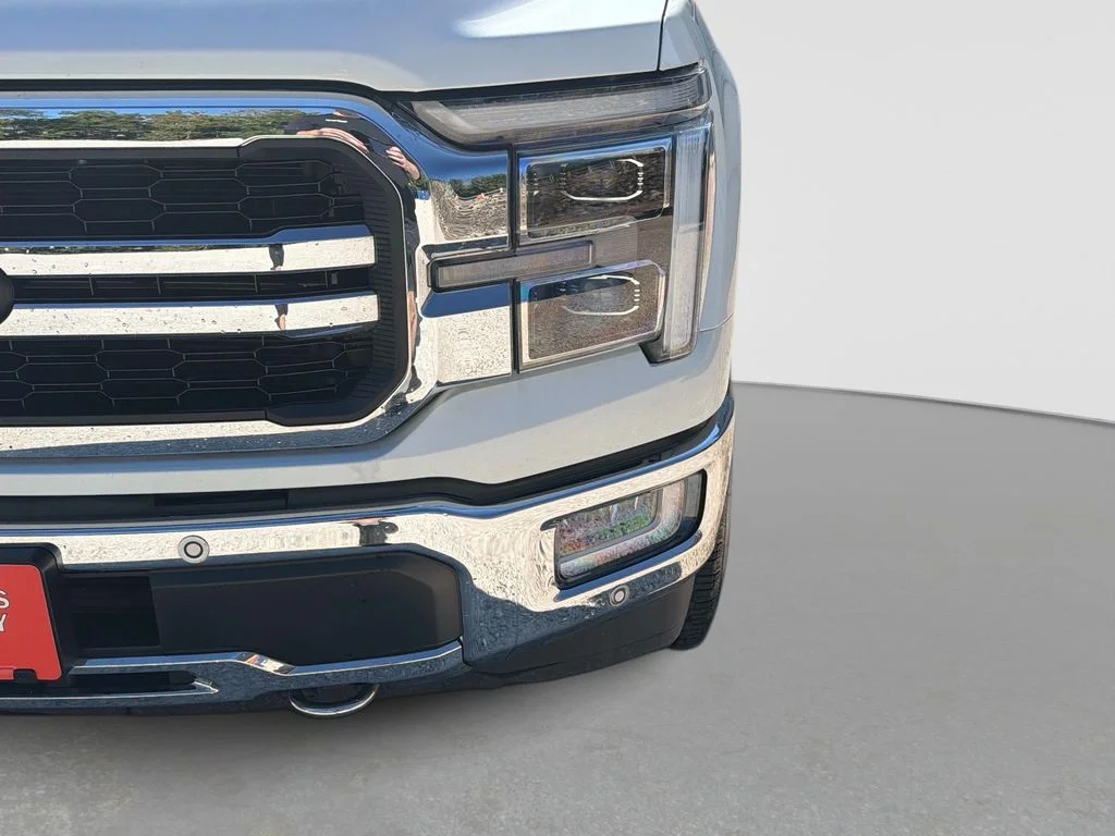 Used 2024 Star White Ford Lariat image 11