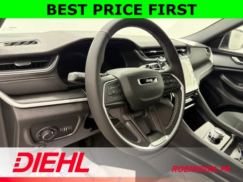 New 2026 Bright White Clear-Coat Exterior Paint Jeep Laredo image 17