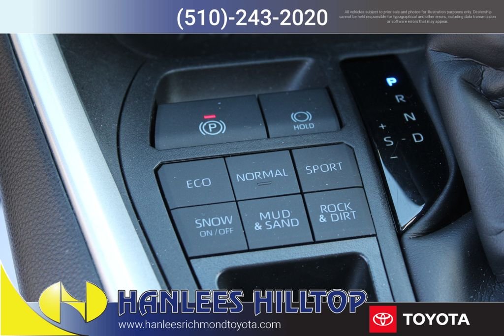 2025 Toyota RAV4 XLE - Photo 20