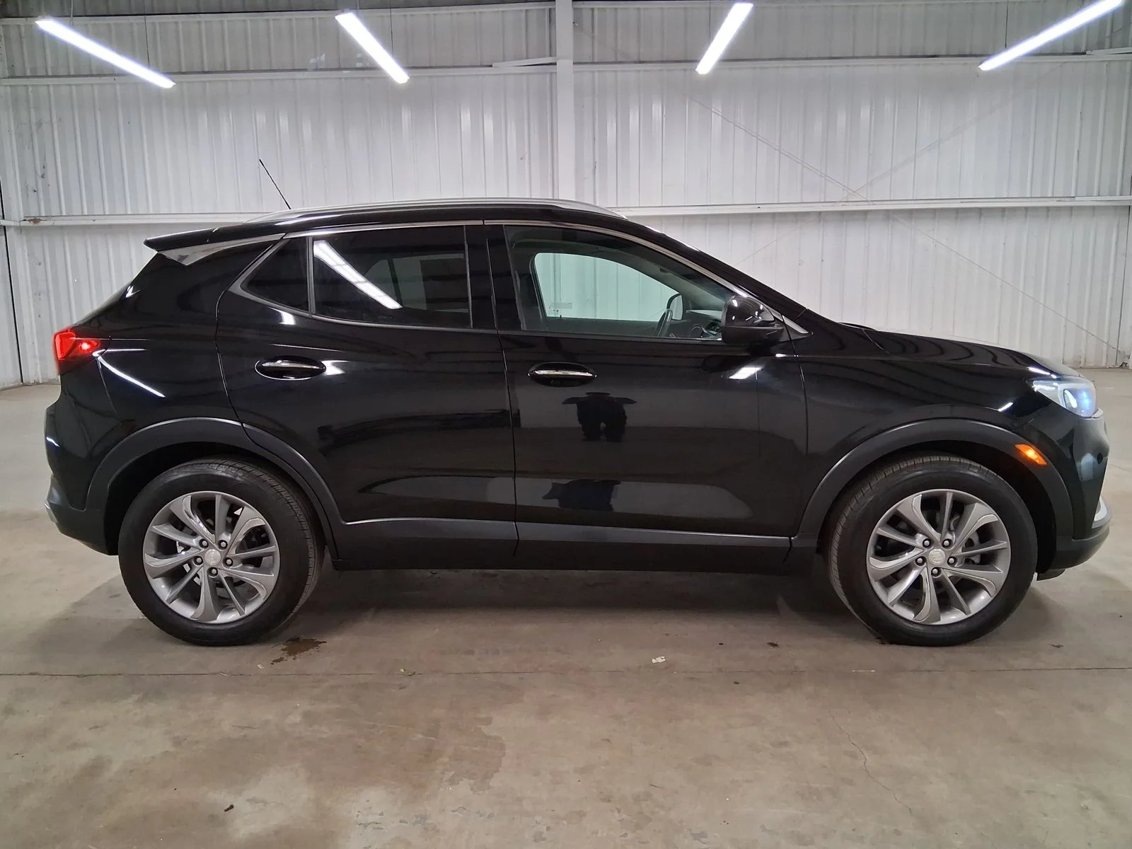 Used 2023 Black Buick Essence image 3