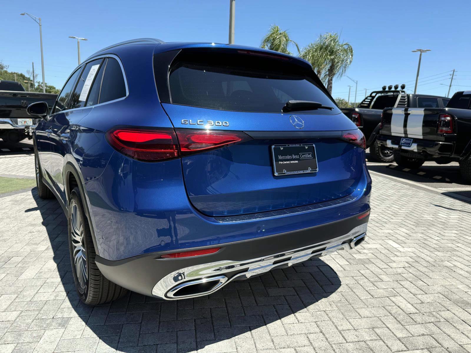 Used 2025 Blue Metallic Mercedes-Benz 300 image 9