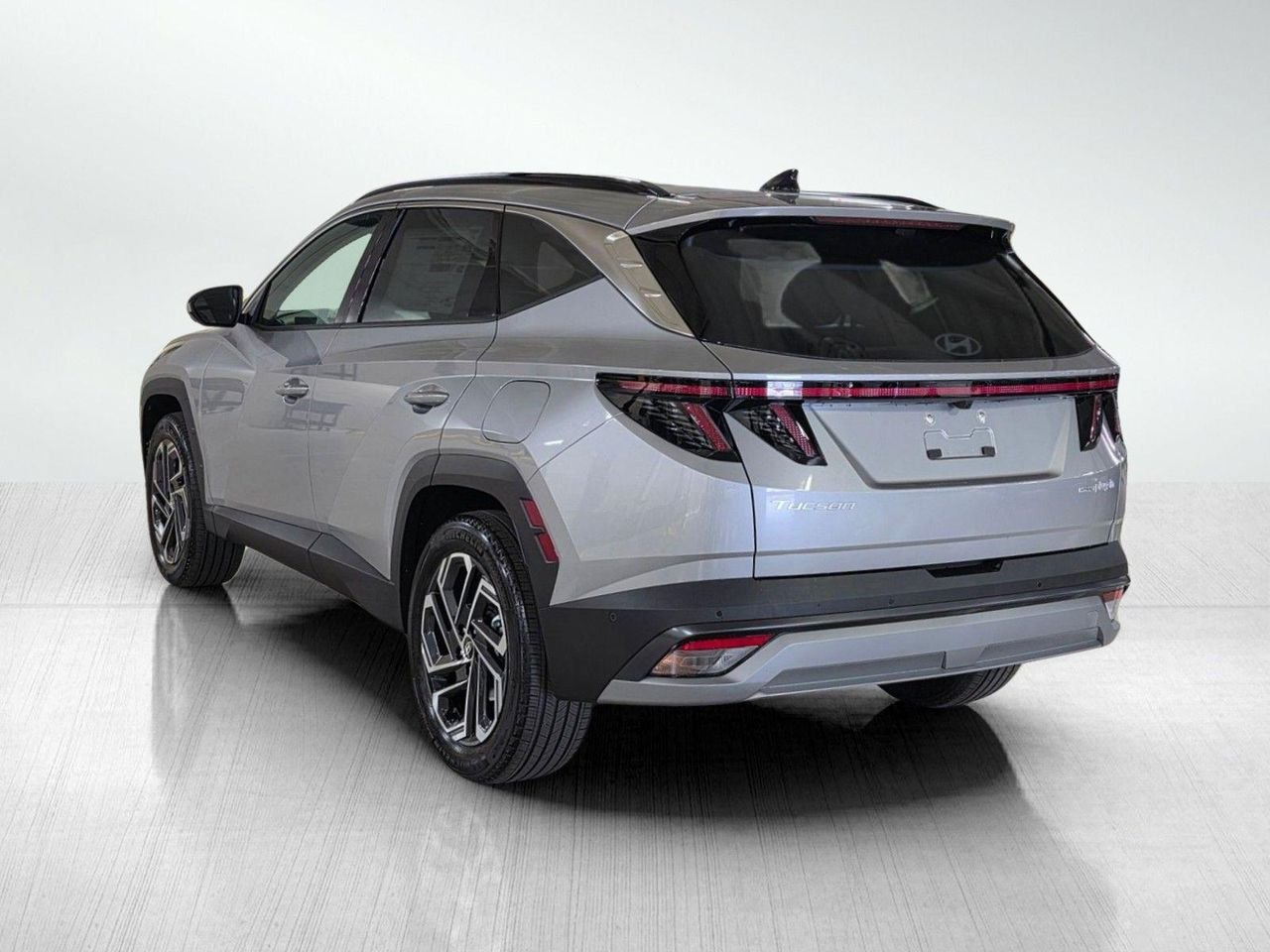 New 2026 Shimmering Silver Hyundai Limited image 5