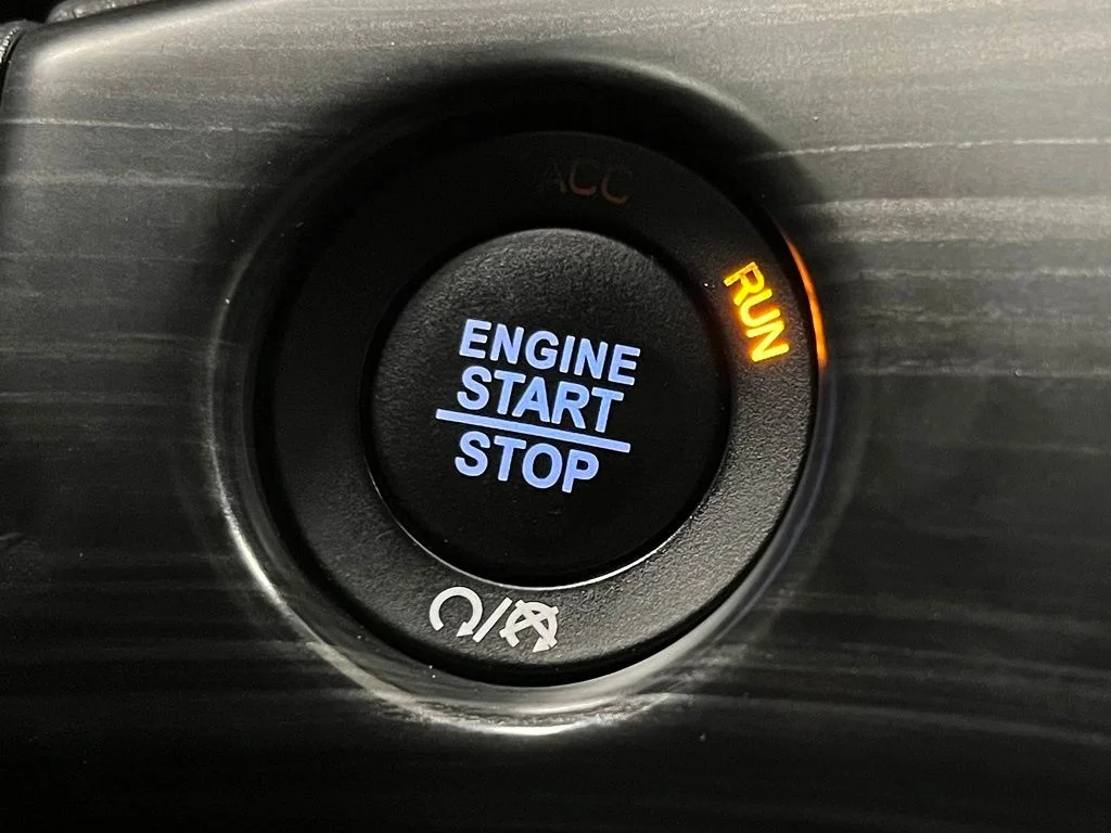 Used 2020 White Jeep Laredo E image 33
