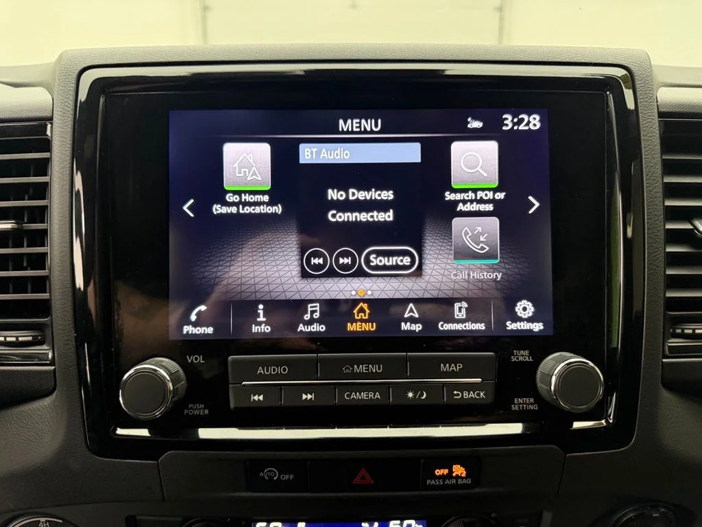 Used 2024 White Nissan PRO-4X image 5