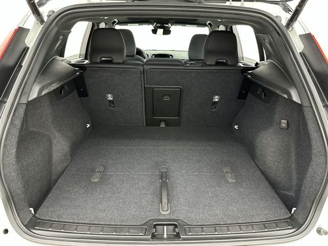 Used 2023 White Volvo Ultimate image 24