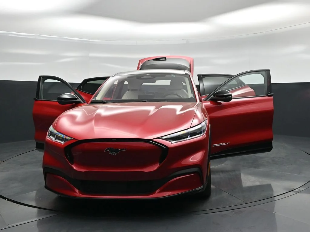 Used 2023 Red Ford Premium image 32