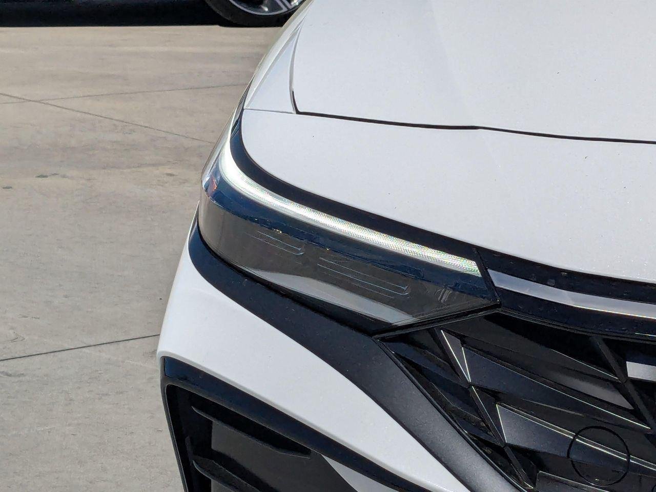 New 2025 Serenity White Hyundai SEL Convenience image 61