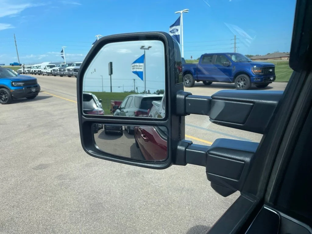 Used 2023 Red Ford Lariat image 36