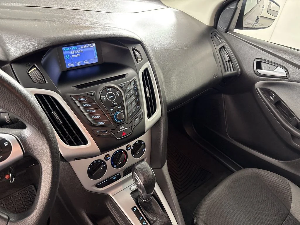 Used 2014 Black Ford SE image 26