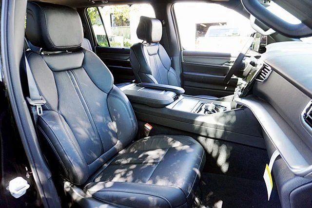 New 2026 High Gloss Black Jeep Limited Reserve image 14