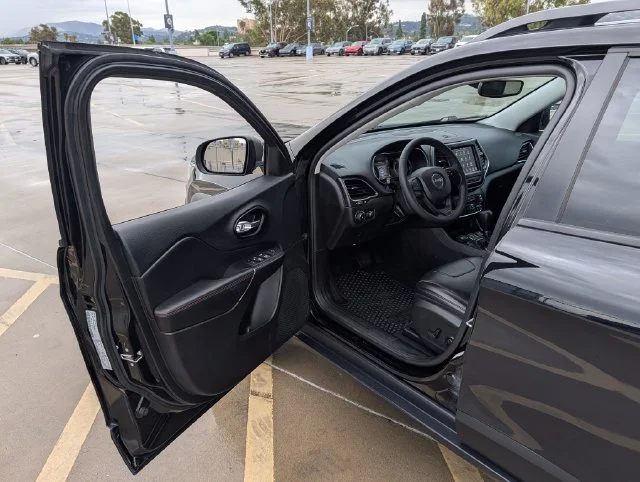Used 2021 Black Jeep Trailhawk image 33