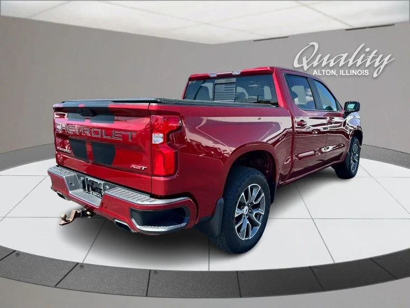 Used 2019 CAJUN RED TINTCOAT Chevrolet RST image 4