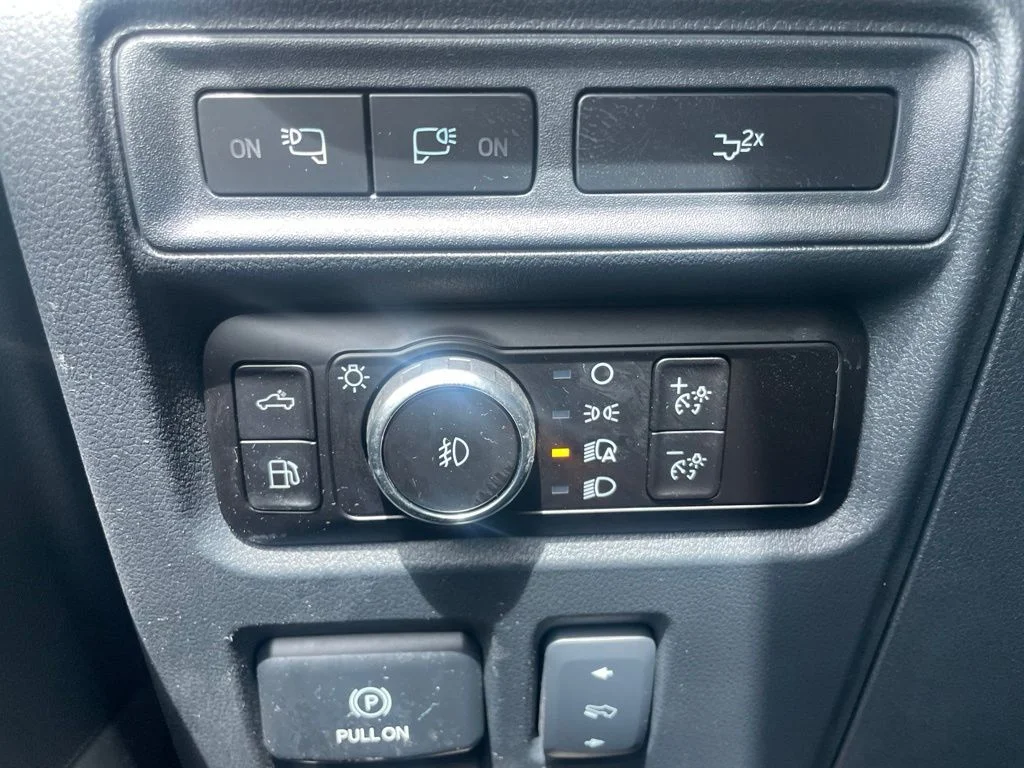 Used 2023 Gray Metallic Ford XLT image 16
