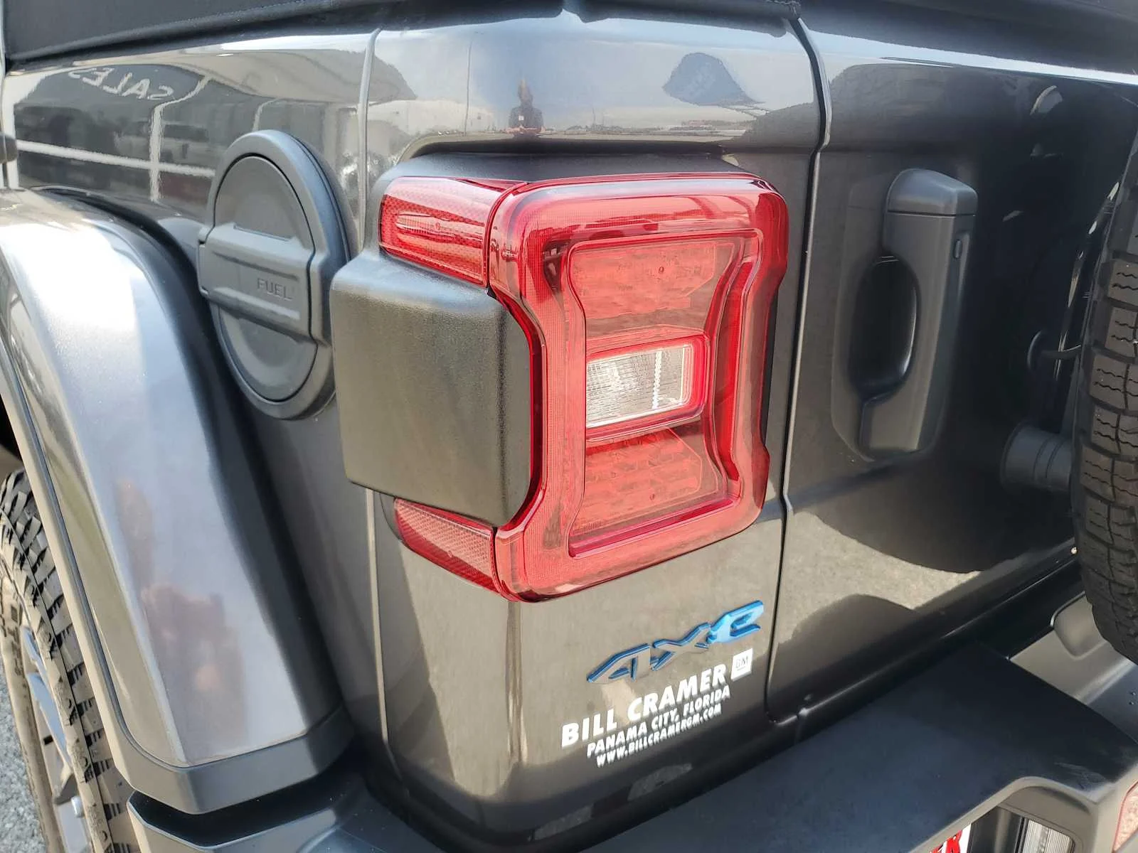 Used 2023 Gray Jeep Rubicon image 4