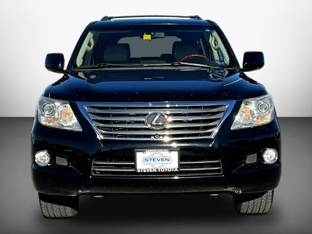 Used 2010  Lexus 570 image 2