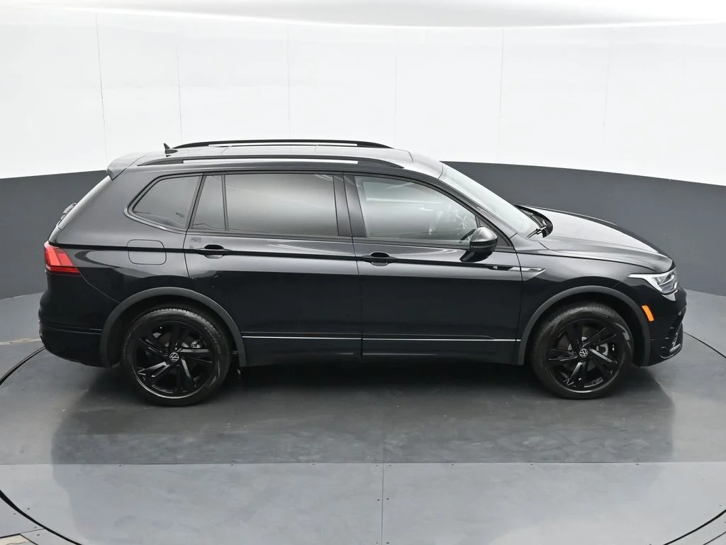 Used 2024 Black Volkswagen 2.0T SE R-Line Black image 22