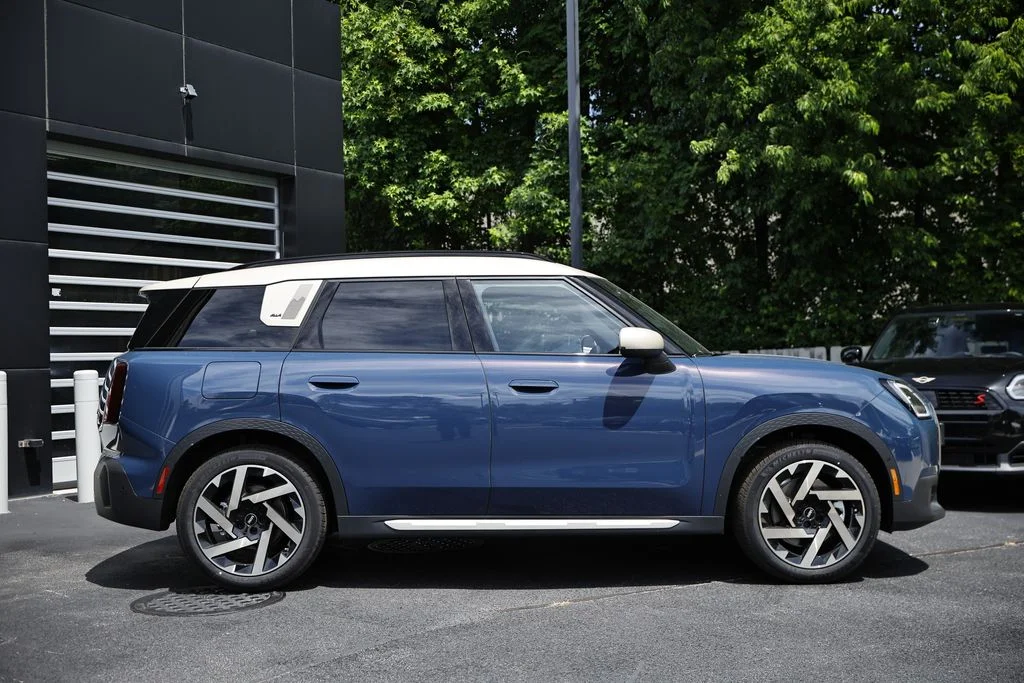 New 2027 Indigo MINI Signature Plus image 4