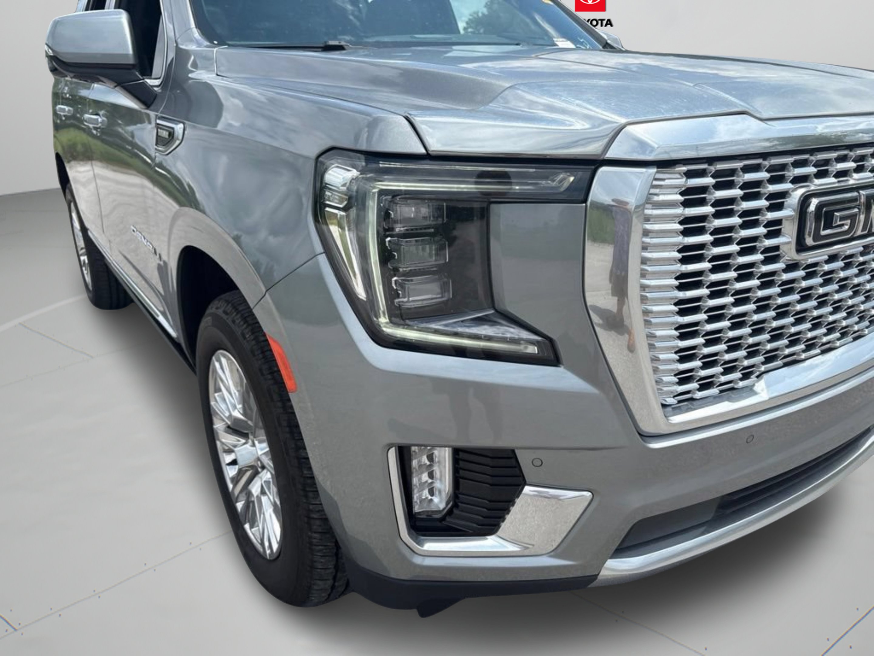 Used 2023 Sterling Metallic GMC Denali image 2