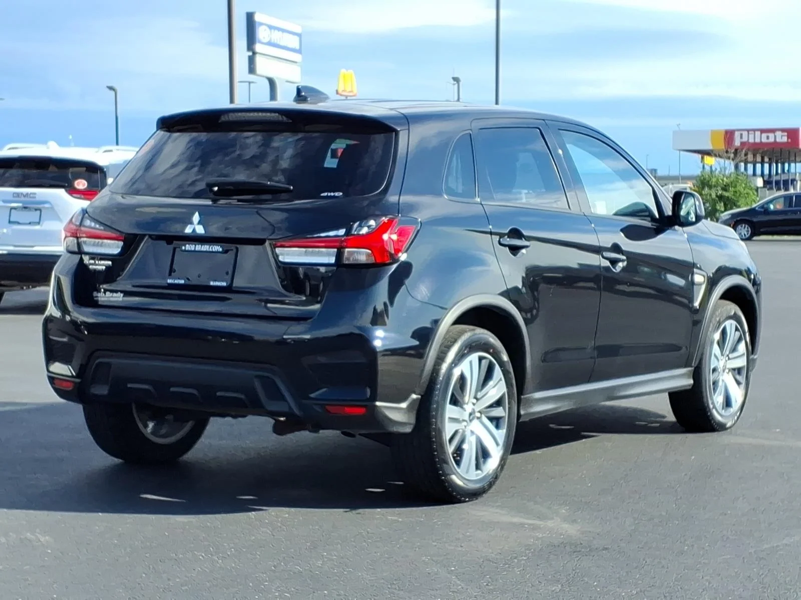 Used 2025 Labrador Black Pearl Mitsubishi ES image 10