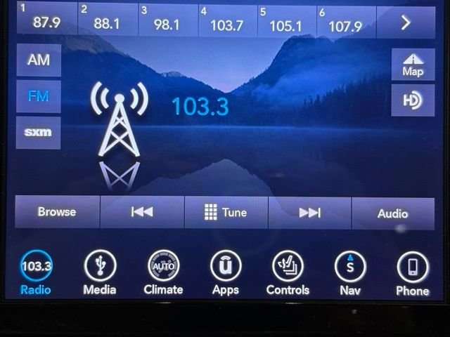 Used 2018 White Chrysler Limited image 28