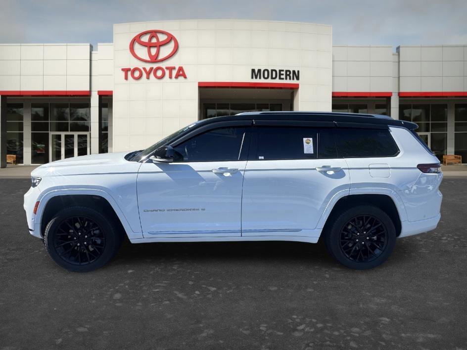 Used 2023 Bright White Clearcoat Jeep Summit image 7