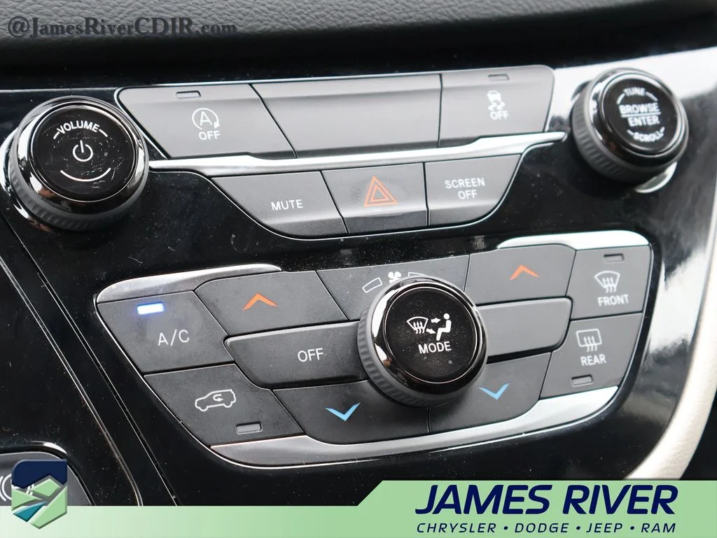 Used 2023 White Chrysler LX image 35