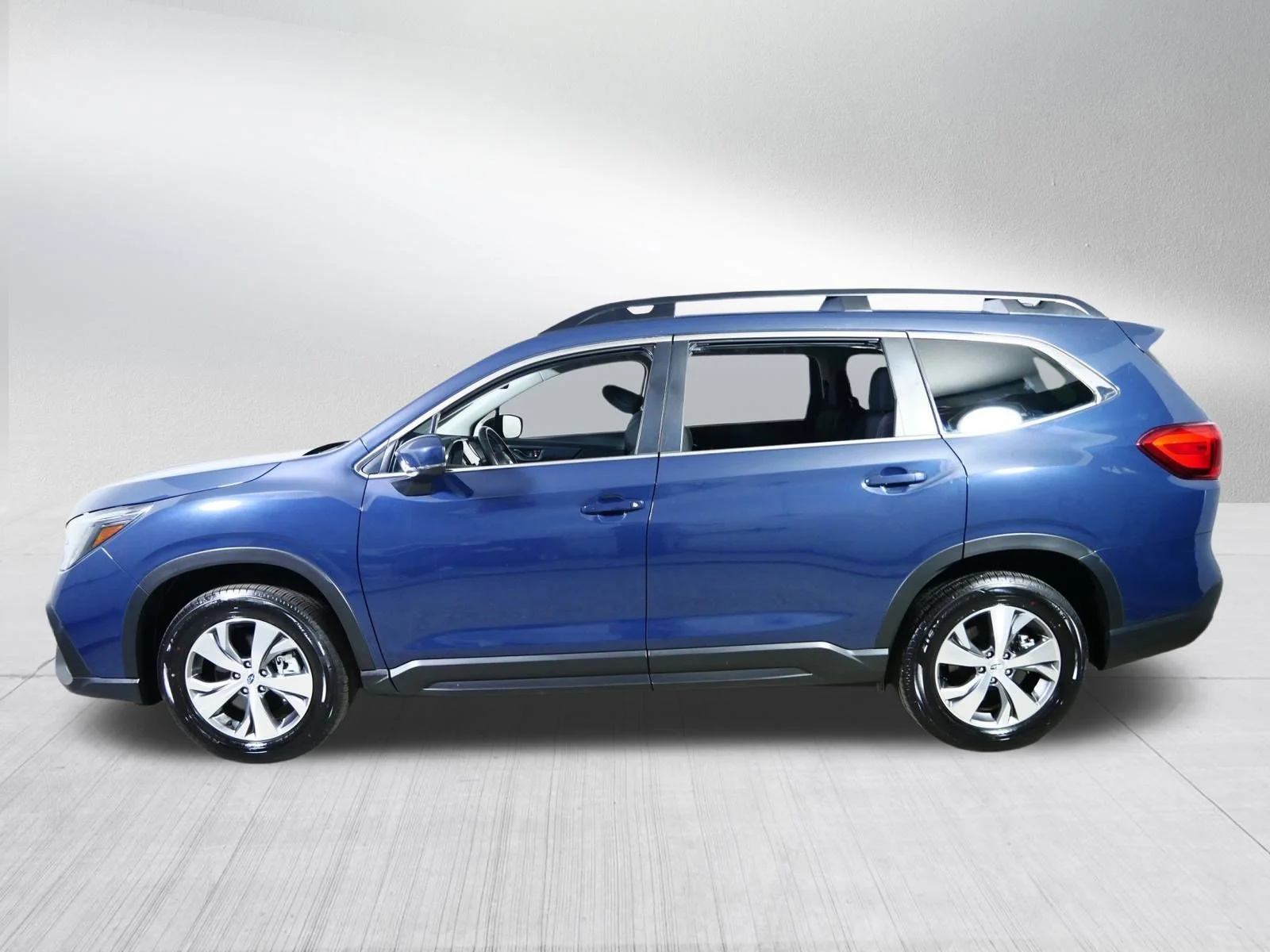 Used 2024 Cosmic Blue Pearl Subaru Premium image 4