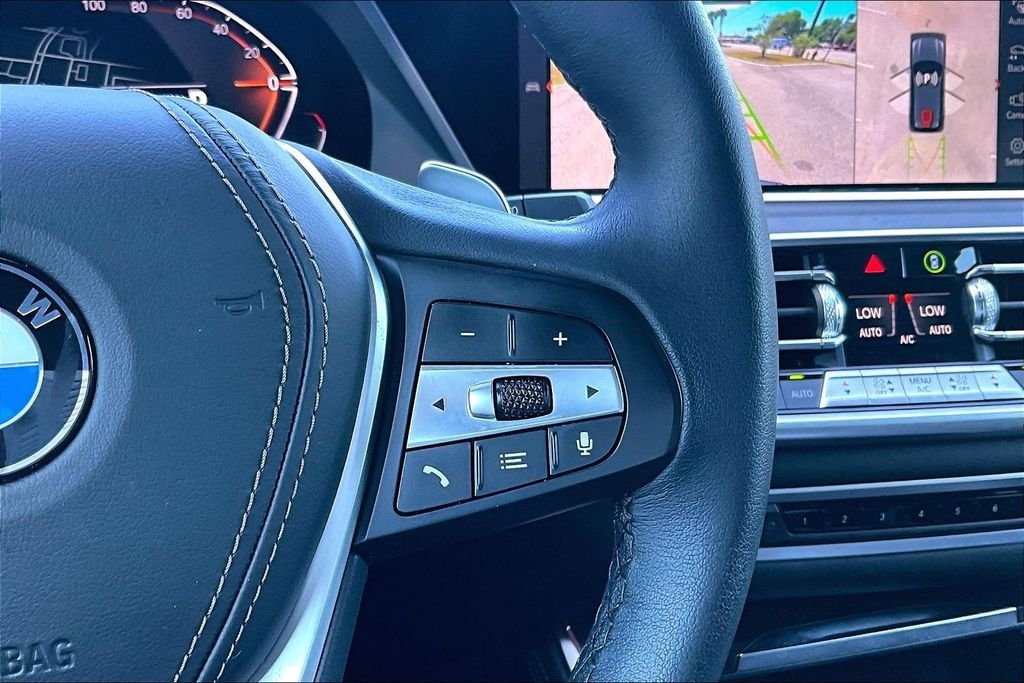 Used 2023 Gray BMW sDrive40i image 11