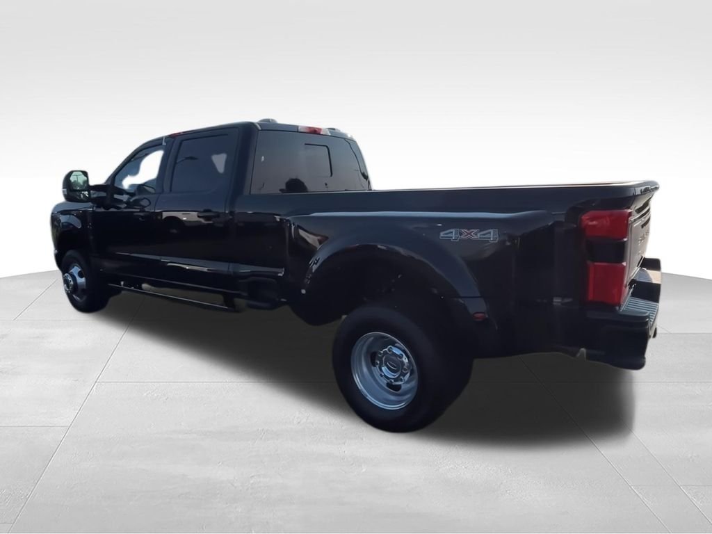 New 2026 Agate Black Metallic Ford F-350® Platinum® image 6