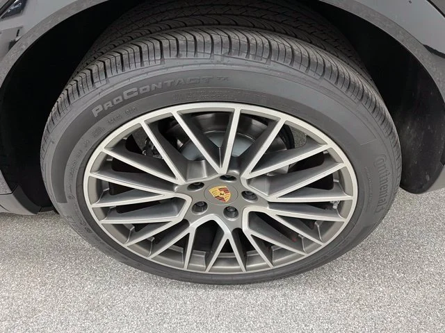2022 Porsche Cayenne Platinum Edition - Photo 16