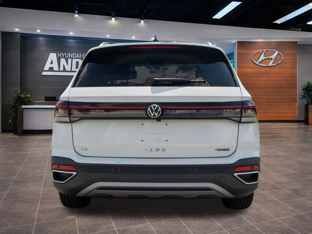 2025 Volkswagen Taos SE - Photo 12
